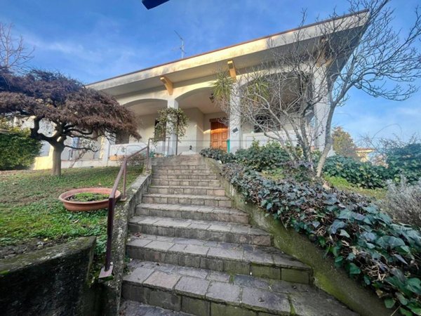 casa indipendente in vendita a Cremona in zona Viale Po