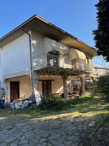 casa indipendente in vendita a Cremona in zona Migliaro