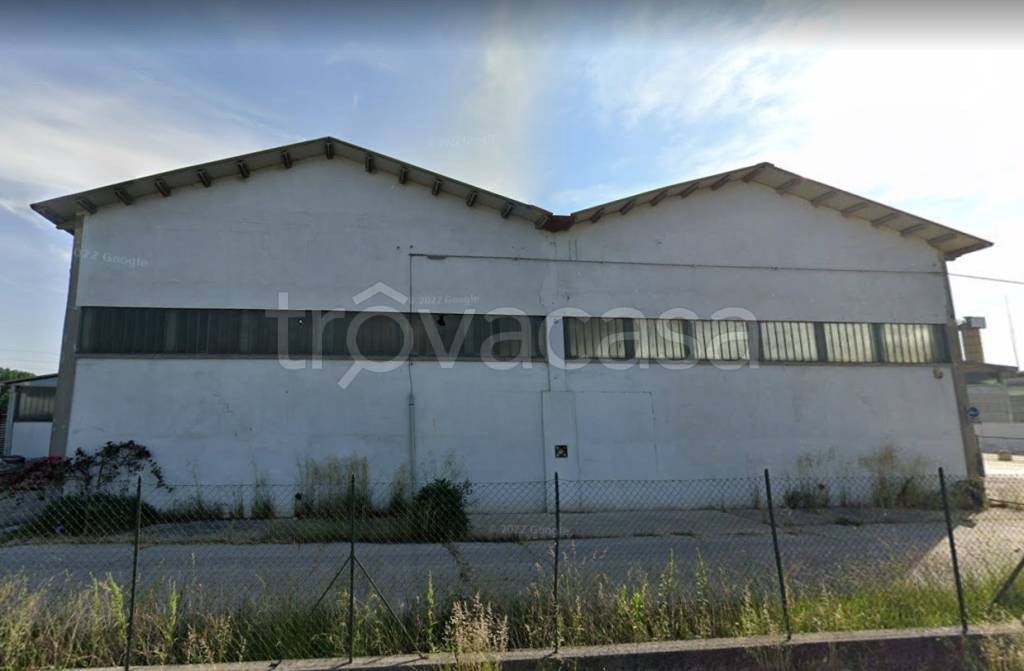 locale commerciale in vendita a Cremona in zona Maristella