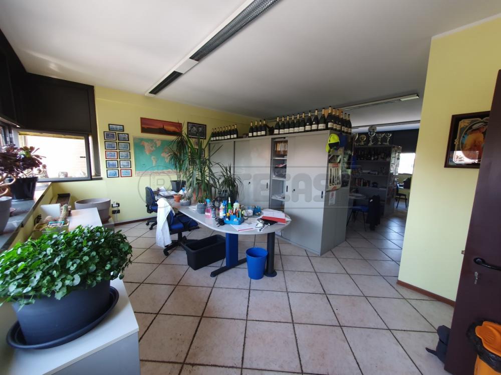 ufficio in vendita a Cremona in zona Piazza Risorgimento