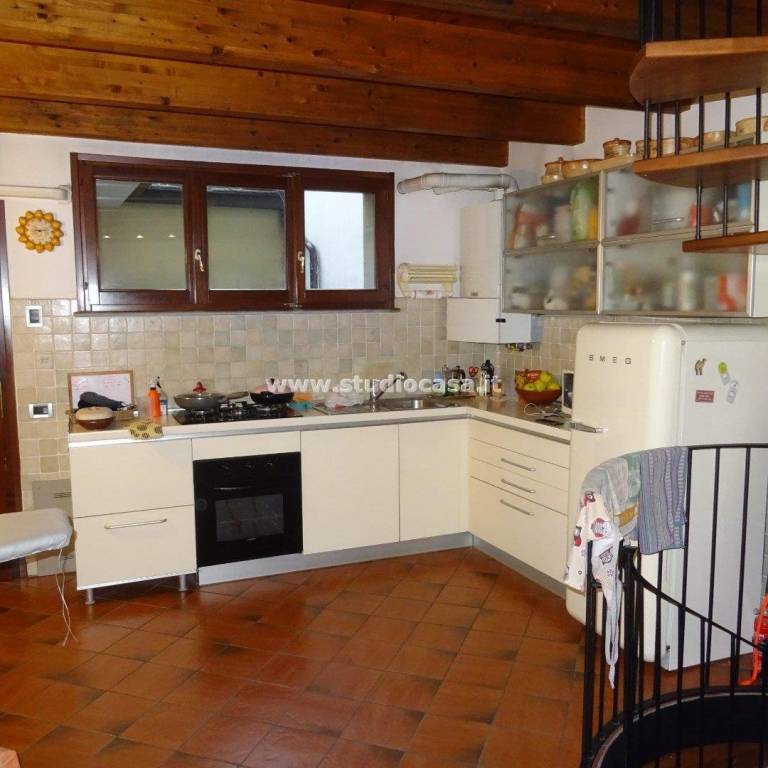 casa indipendente in vendita a Cremona in zona Piazza Libertà