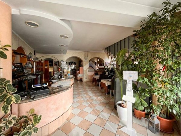 negozio in vendita a Cremona in zona Piazza Risorgimento