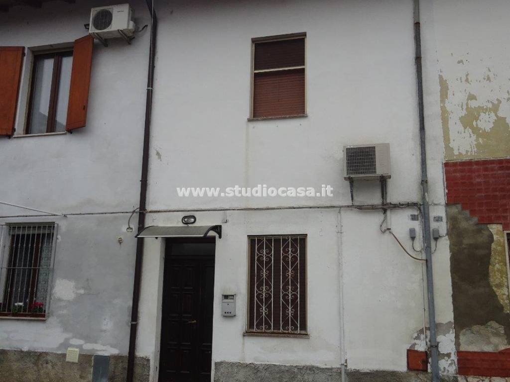 casa indipendente in vendita a Cremona in zona Picenengo
