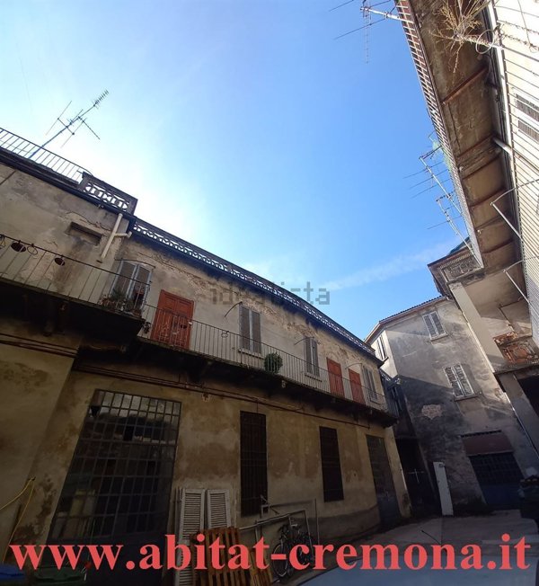 casa indipendente in vendita a Cremona