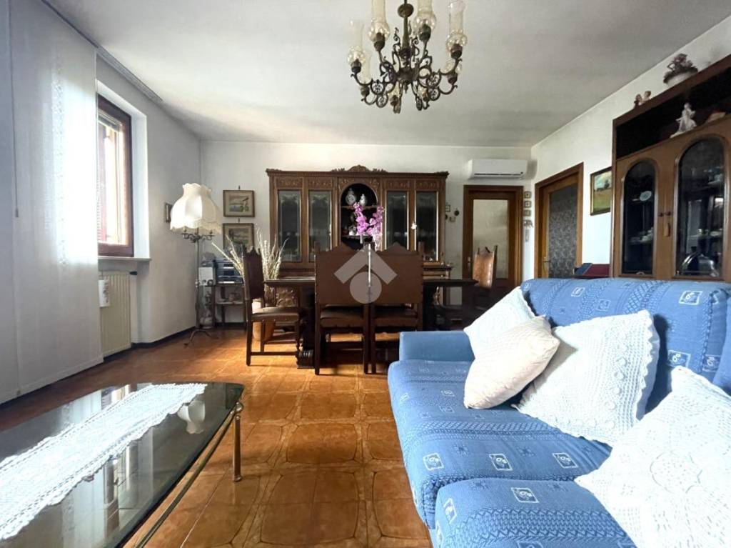 appartamento in vendita a Cremona in zona Battaglione