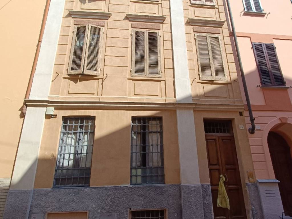 appartamento in vendita a Cremona in zona Piazza Castello