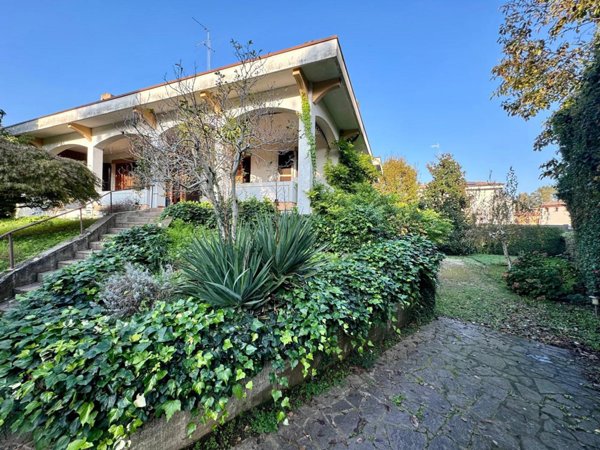 casa indipendente in vendita a Cremona in zona Viale Po