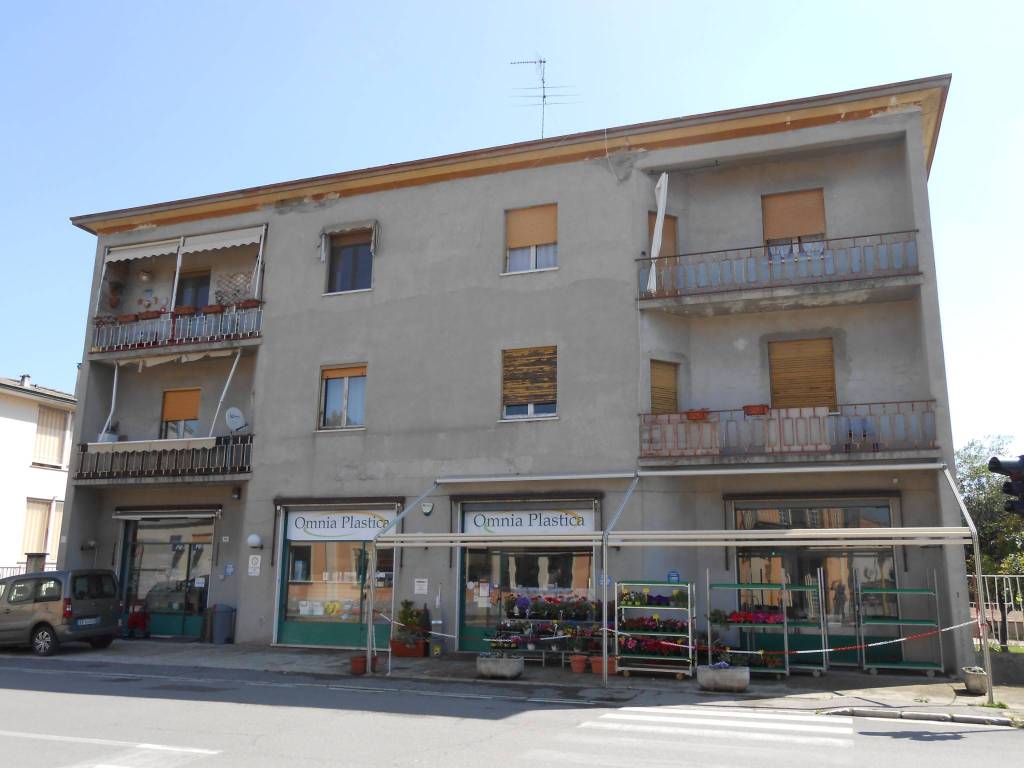 negozio in vendita a Cremona in zona Via del Giordano