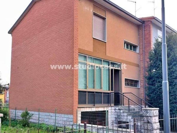 casa indipendente in vendita a Cremona