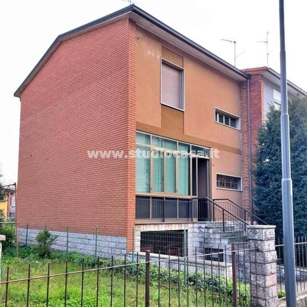 casa indipendente in vendita a Cremona