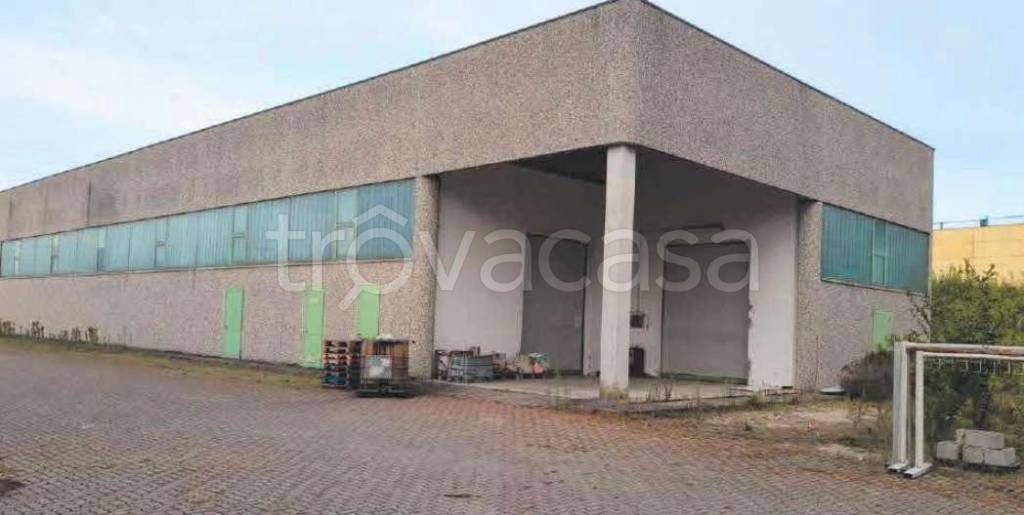 locale commerciale in vendita a Cremona in zona San Felice