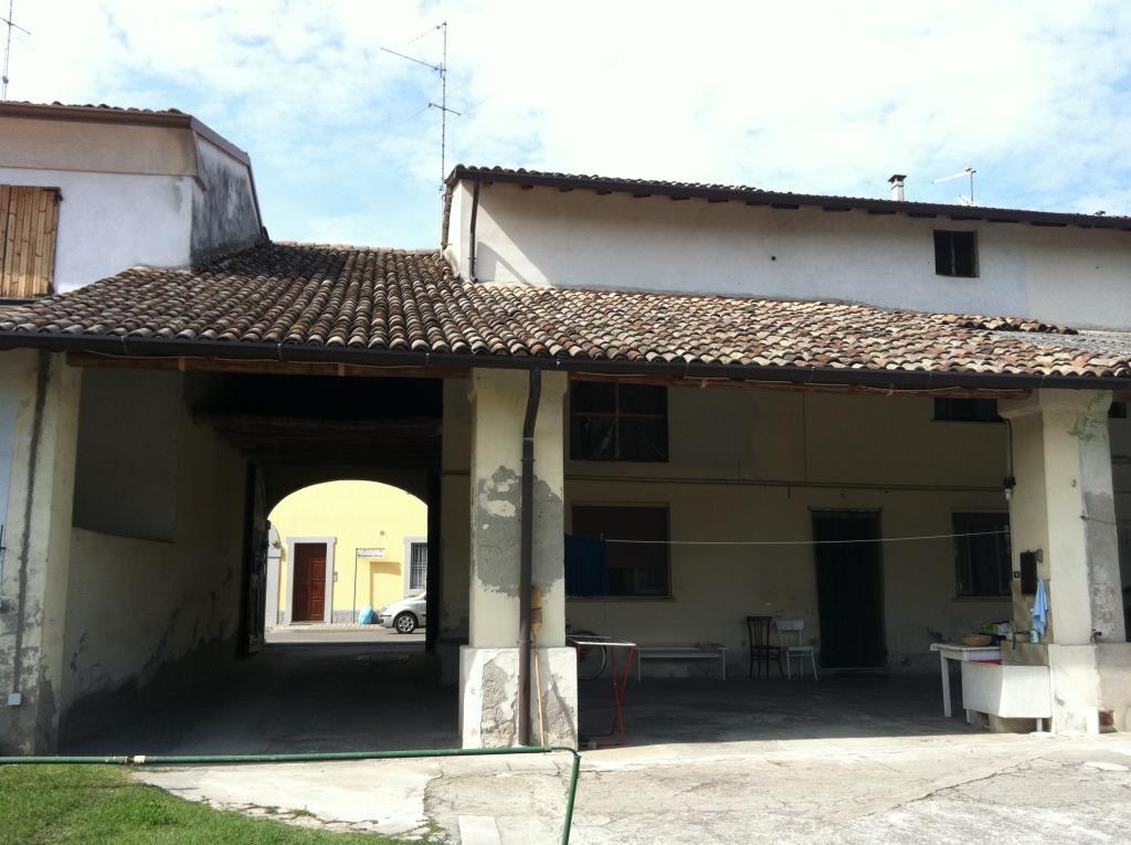 casa indipendente in vendita a Cremona