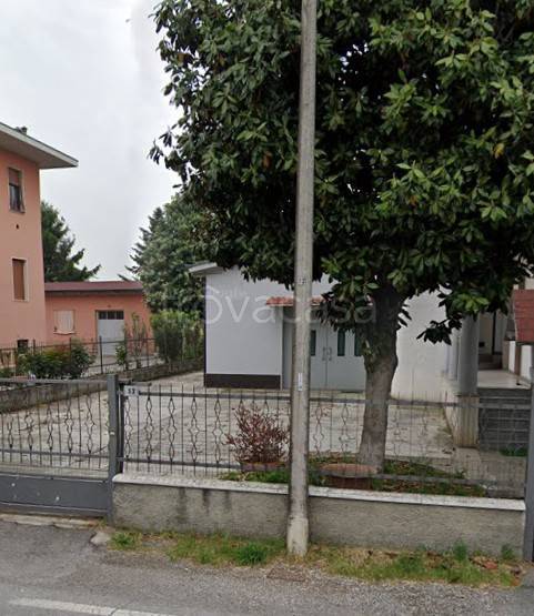 locale commerciale in vendita a Cremona in zona Boschetto