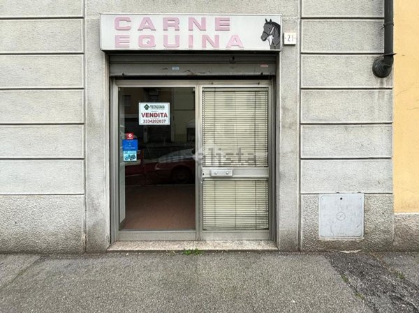 locale commerciale in vendita a Cremona in zona Via Brescia