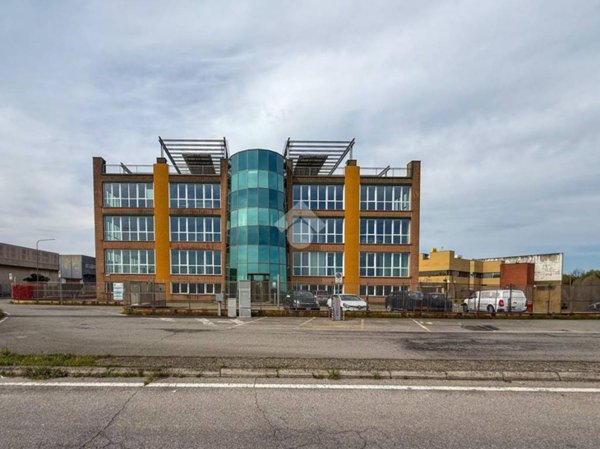 ufficio in vendita a Cremona in zona San Felice