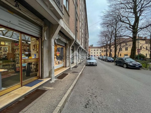 locale commerciale in vendita a Cremona