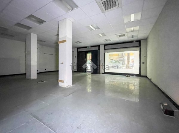 locale commerciale in vendita a Cremona