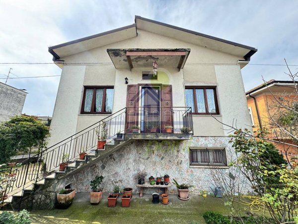 casa indipendente in vendita a Cremona in zona Piazza Castello