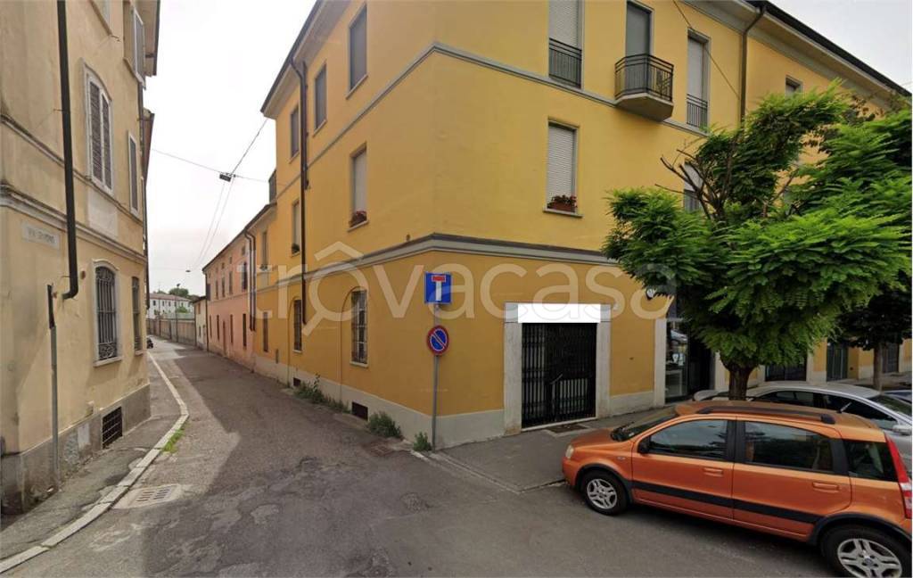 negozio in vendita a Cremona