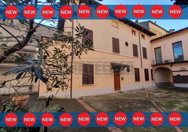 casa semindipendente in vendita a Cremona in zona Piazza Risorgimento