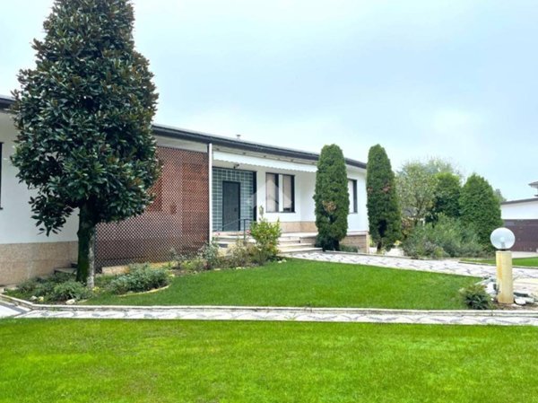 casa indipendente in vendita a Cremona in zona Migliaro