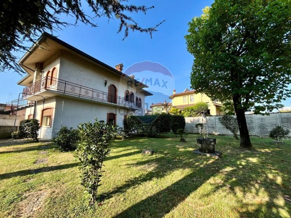 casa indipendente in vendita a Cremona in zona Migliaro