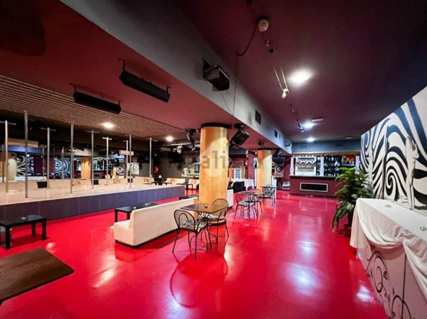 locale commerciale in vendita a Cremona