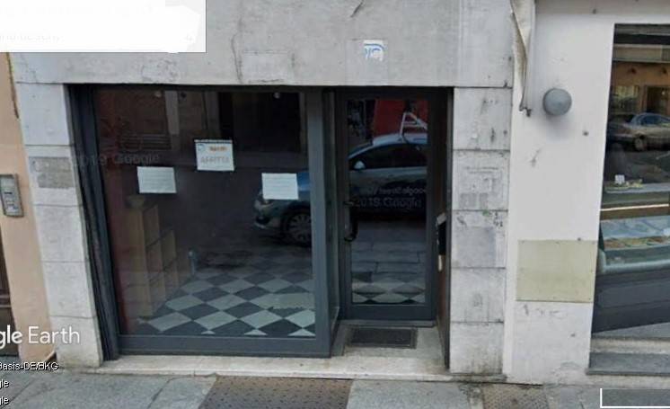 negozio in vendita a Cremona in zona Piazza Castello