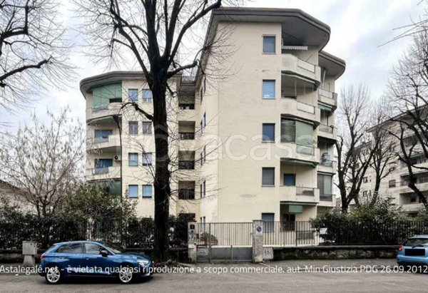 appartamento in vendita a Cremona in zona Viale Po