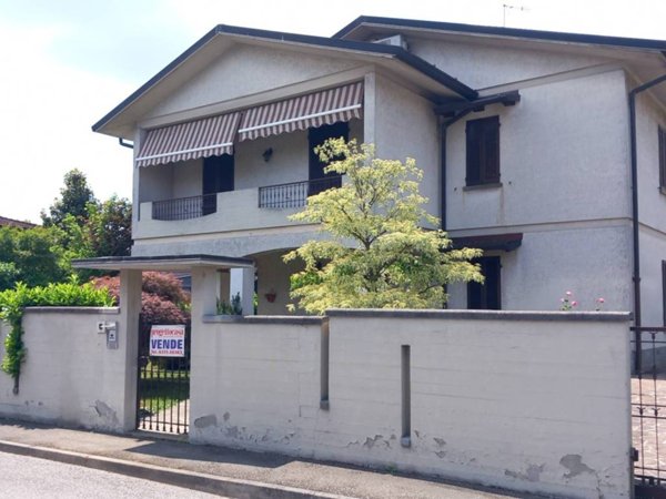 casa indipendente in vendita a Cremona in zona Migliaro