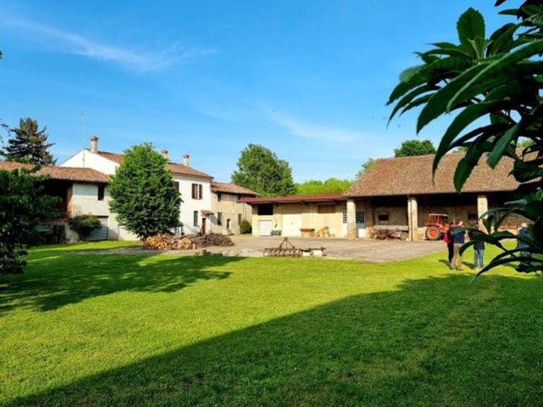casa indipendente in vendita a Cremona in zona Maristella