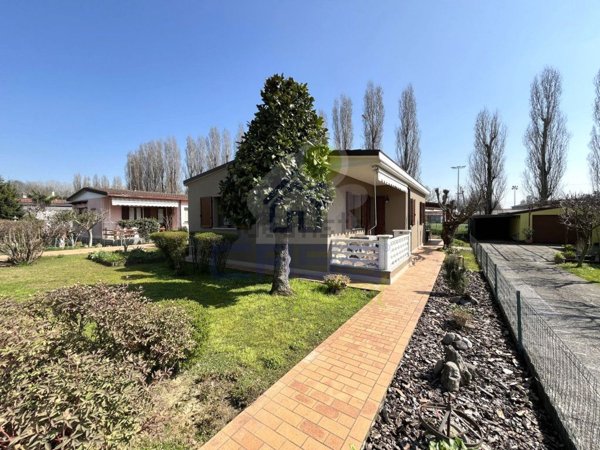 casa indipendente in vendita a Cremona