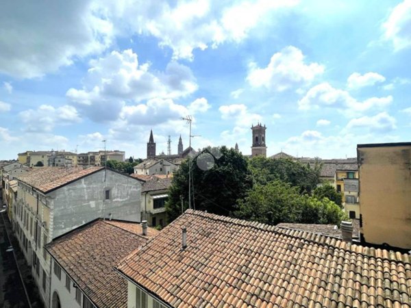 appartamento in vendita a Cremona in zona Piazza Castello