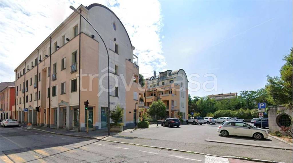 locale commerciale in vendita a Cremona