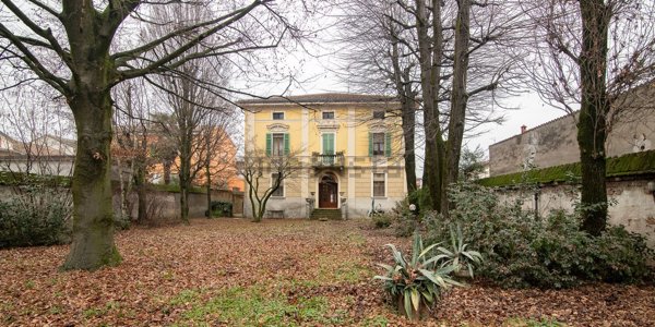 casa indipendente in vendita a Cremona