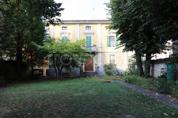 casa indipendente in vendita a Cremona in zona Cremona Centro