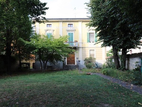 casa indipendente in vendita a Cremona