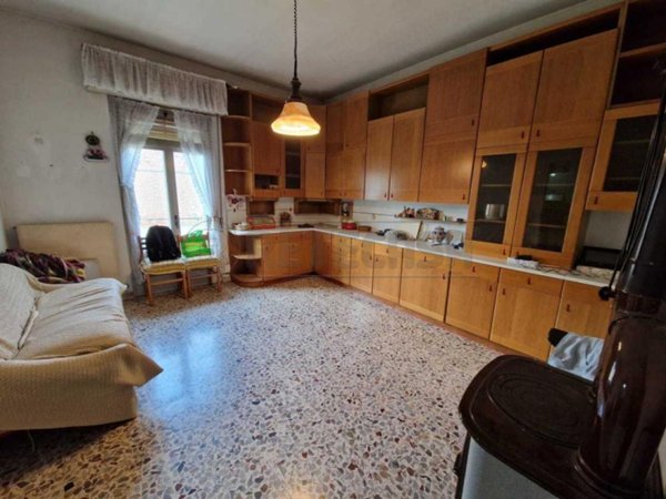casa indipendente in vendita a Cremona in zona Piazza Risorgimento