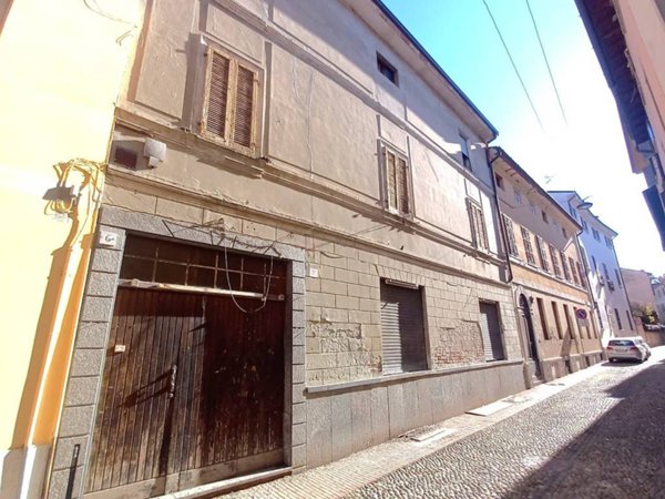 casa indipendente in vendita a Cremona in zona Piazza Castello
