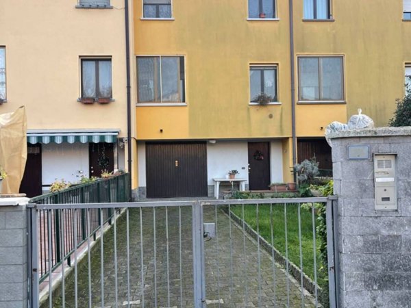 casa indipendente in vendita a Cremona in zona Bagnara