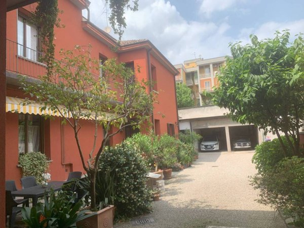 casa indipendente in vendita a Cremona