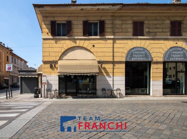 negozio in vendita a Cremona in zona Cremona Centro