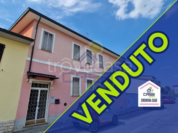 casa indipendente in vendita a Cremona