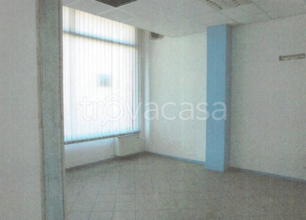 negozio in vendita a Cremona