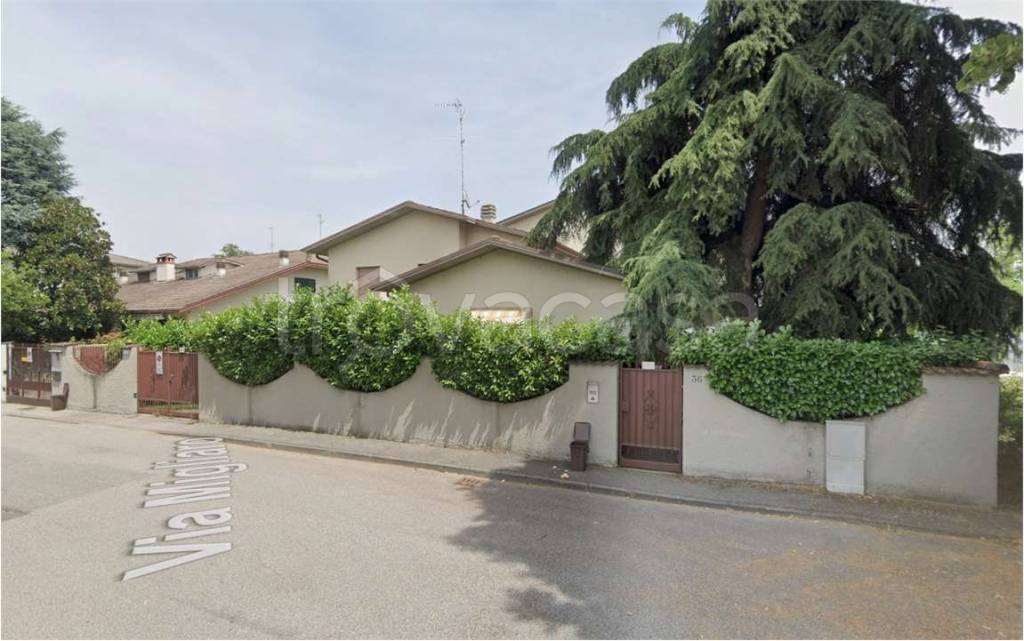 casa indipendente in vendita a Cremona in zona Migliaro
