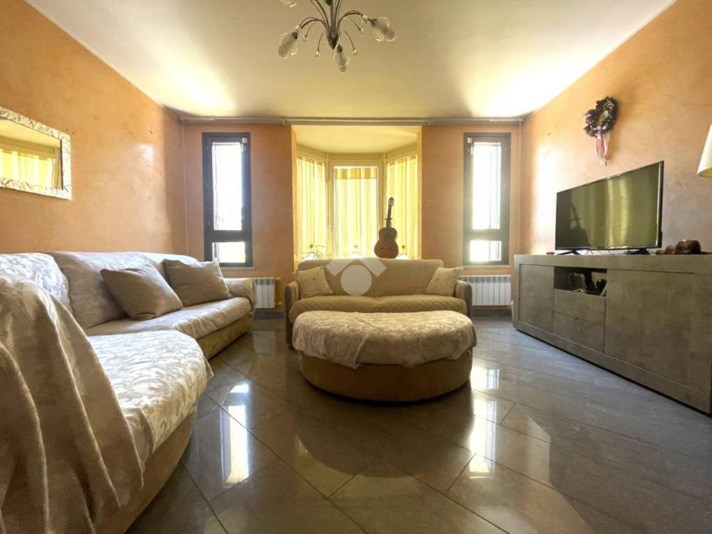 casa indipendente in vendita a Cremona in zona Battaglione