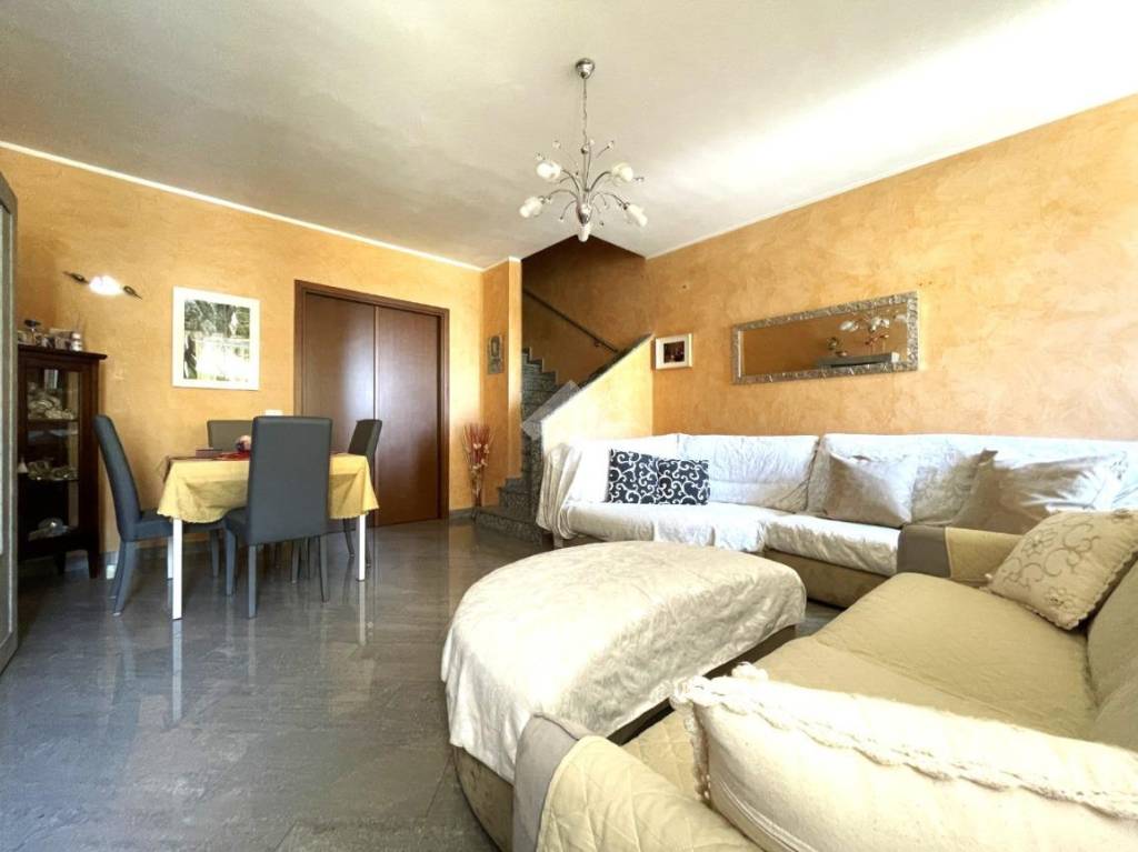 casa indipendente in vendita a Cremona in zona Battaglione