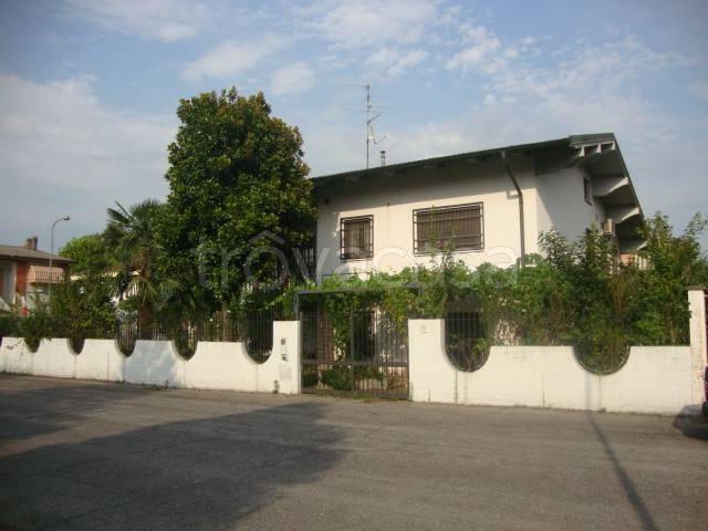 casa indipendente in vendita a Cremona in zona Boschetto