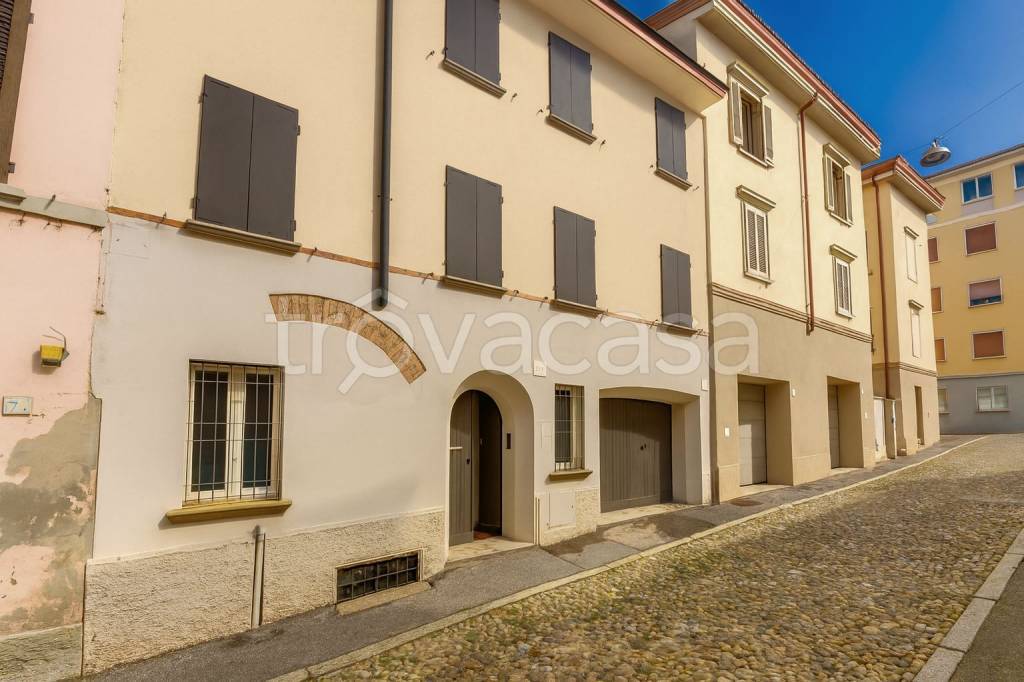 casa indipendente in vendita a Cremona in zona Cremona Centro