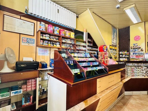 negozio in vendita a Cremona in zona Cremona Centro